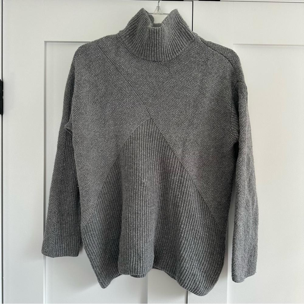 Talbots Elegant Gray Turtleneck Sweater